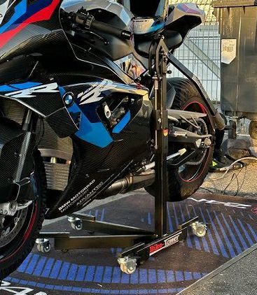 BMW_M1000RR_maintenance