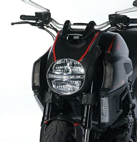 DU_Diavel1200-carbon