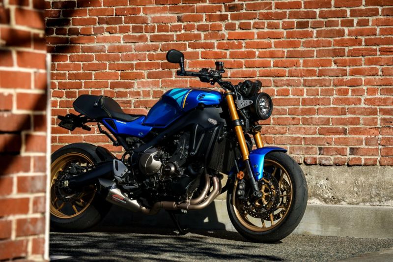 USヨシムラ AT2 フルシステムマフラー Yamaha MT-09 (21-23) / Tracer 9 GT (21-22) / XSR900  (22-24)